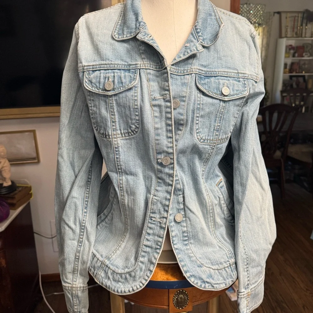 GAP Women's Sky Blue Jean Jacket - Picture 1 of 3
